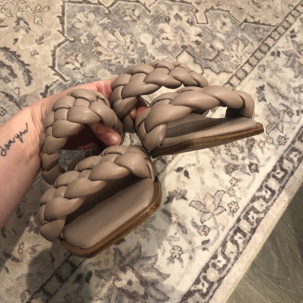 Steve Madden Women's Spain Sandal Taupe Size 7.5 Brown Slip On Sandals - Picture 3 of 5